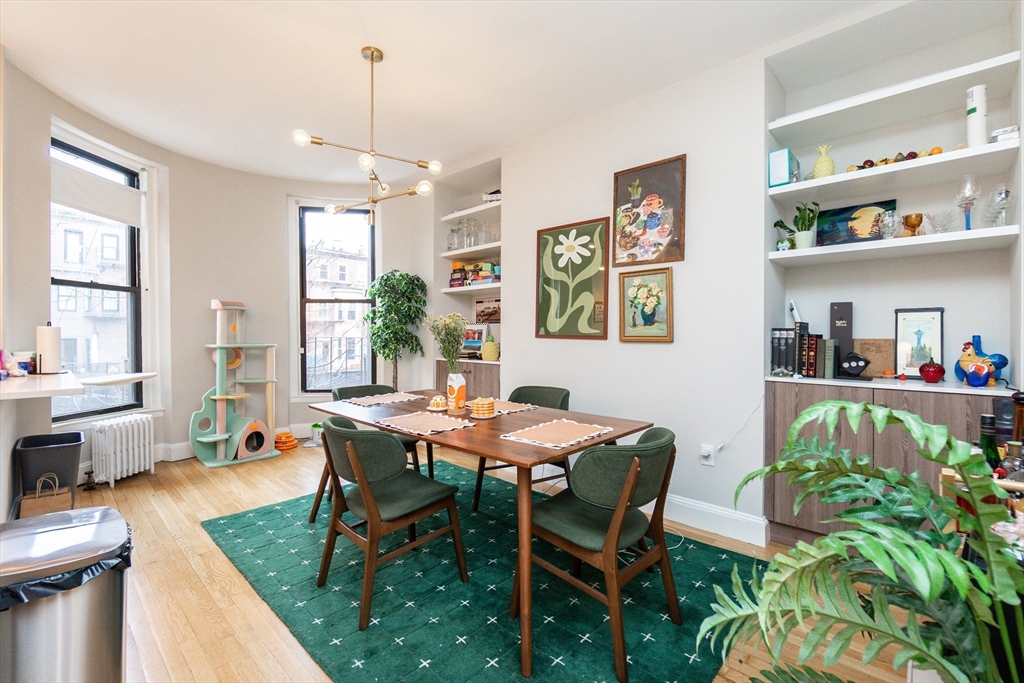 209 W Newton, South End