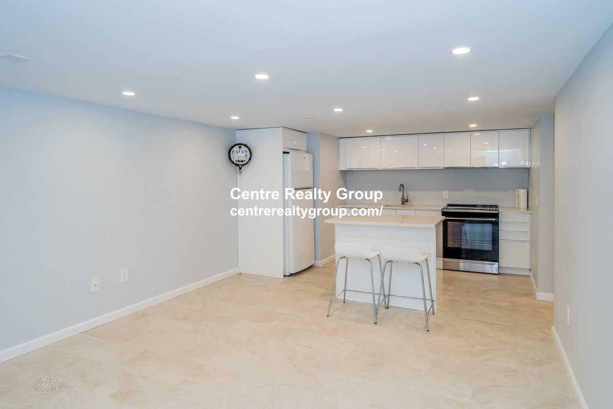 1546 Washington St, West Newton