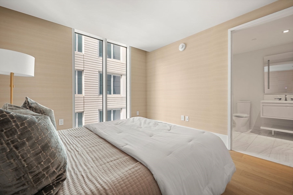 150 Seaport Boulevard, Seaport District