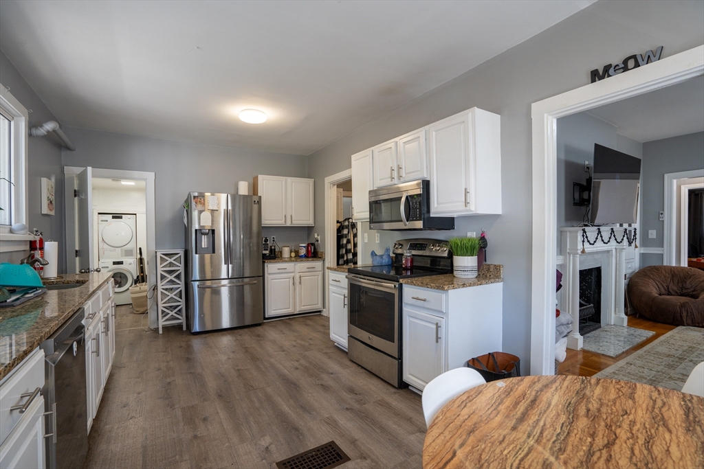 40 Newcastle Rd, Brighton