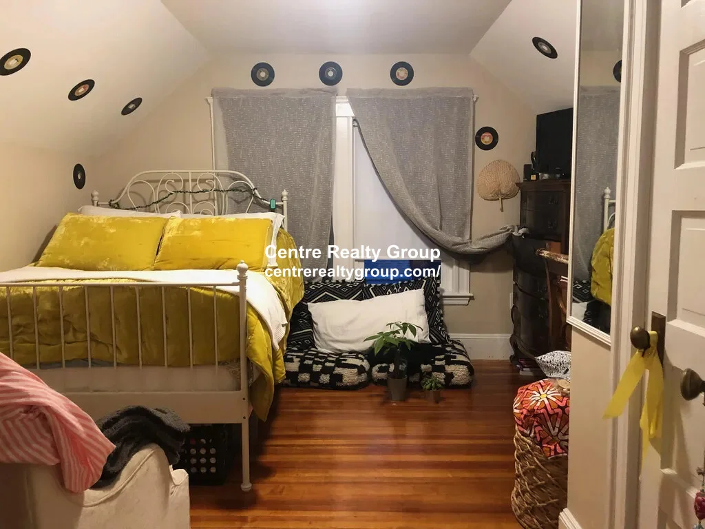 23 Berwick Rd, Tufts University