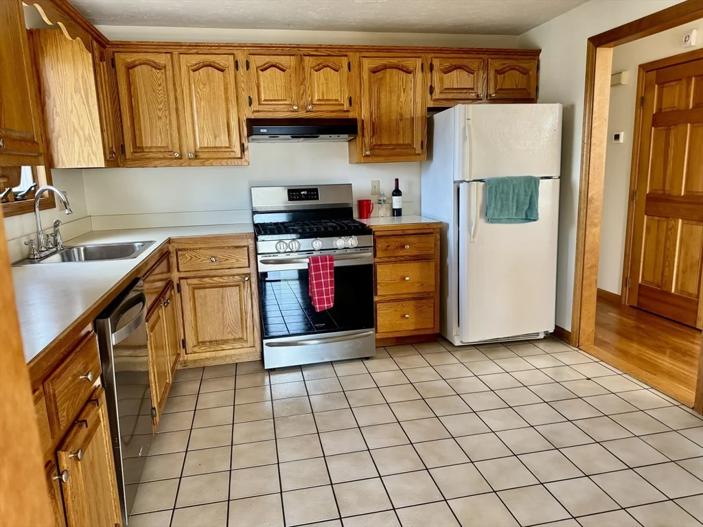 15 Curlew St, West Roxbury