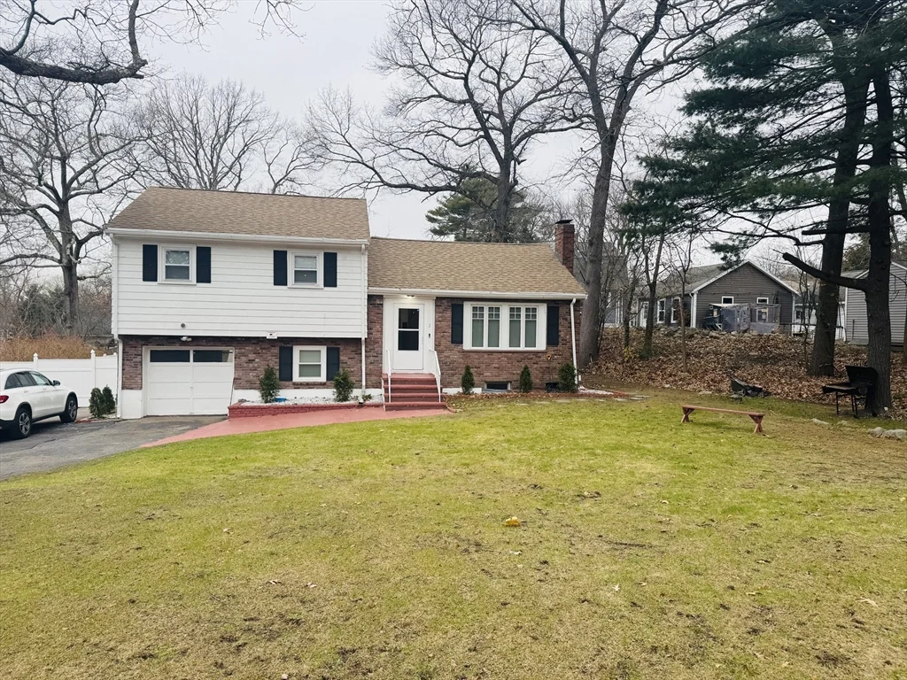 7 Charity Ln, Dedham