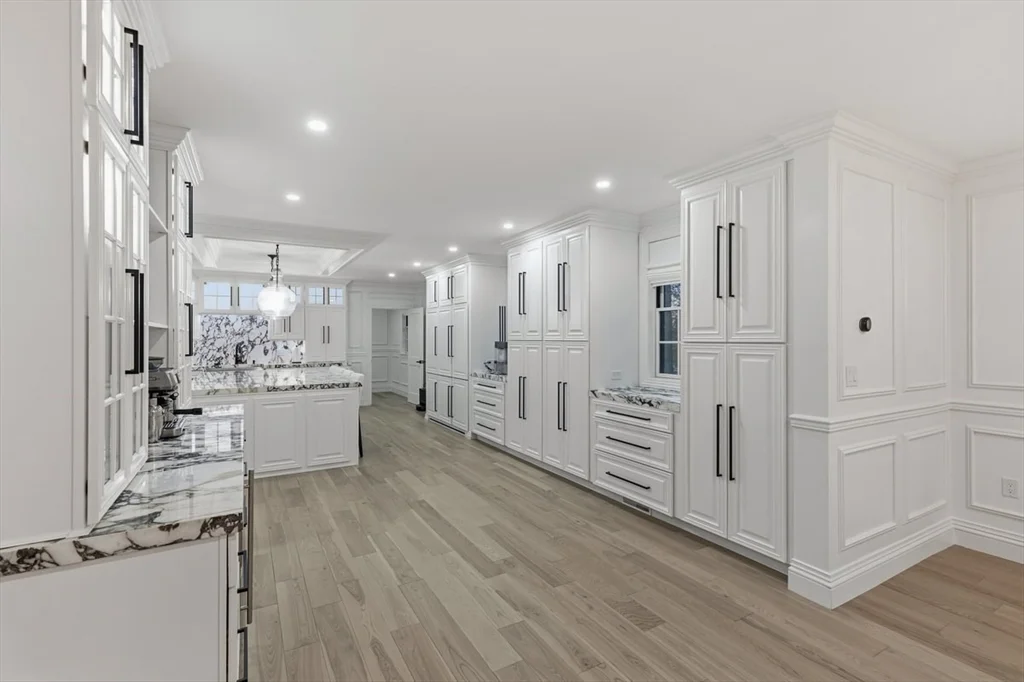 959 Chestnut St, Newton