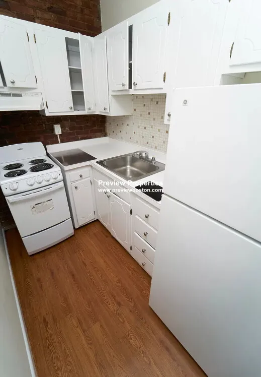 70 South Huntington Ave, Jamaica Plain