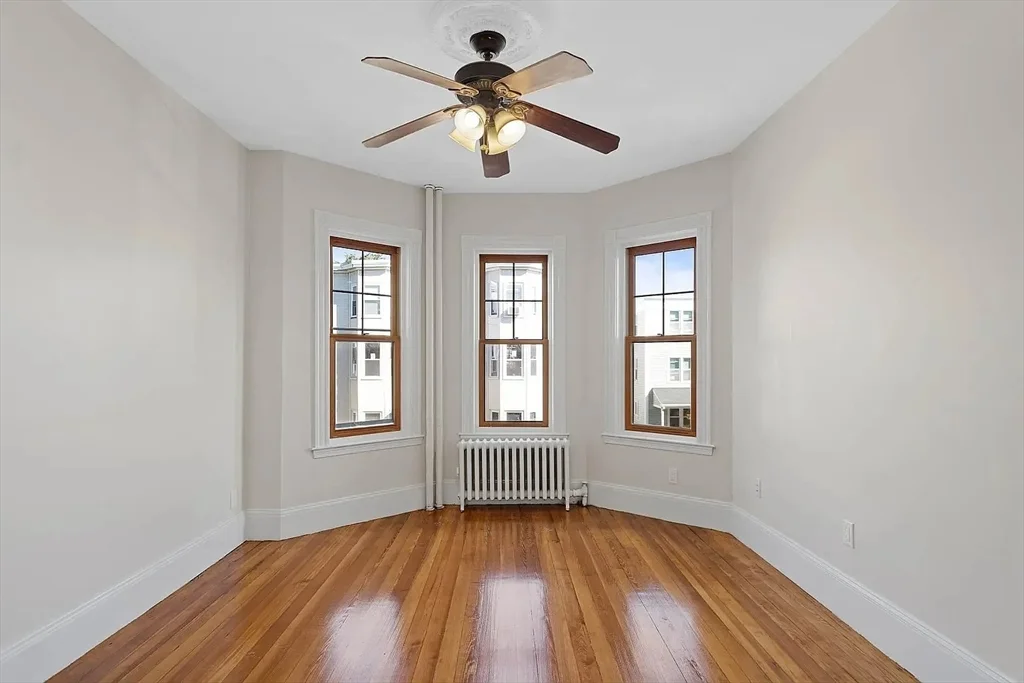 21 1/2 Mount Vernon St, Dorchester