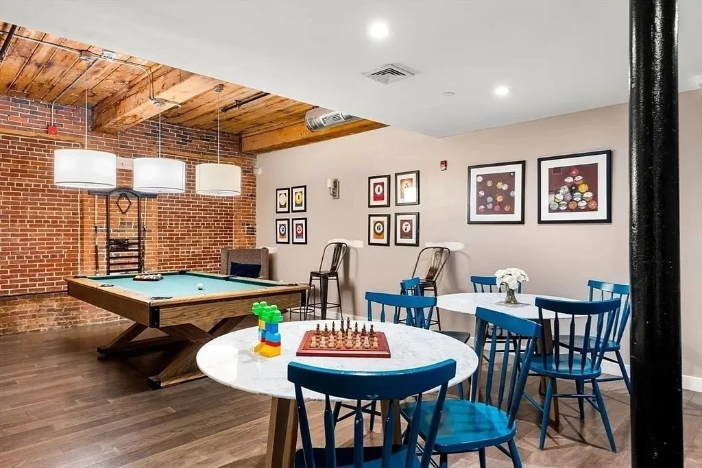 130 John St, Downtown