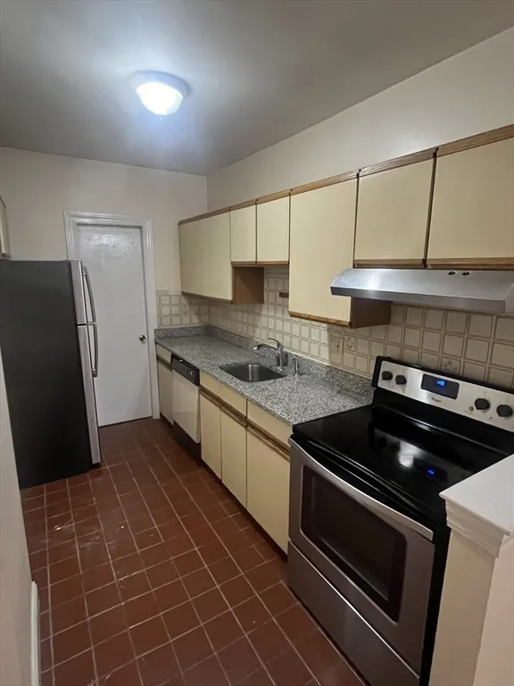 414 Massachusetts Ave, South End