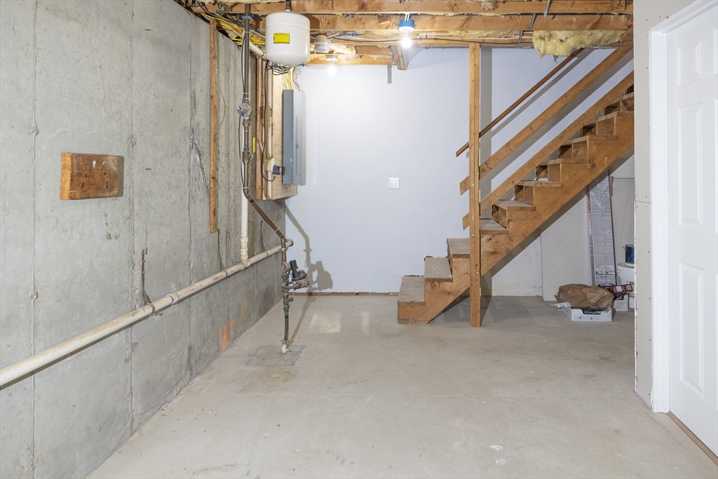 122 Leedham St, Attleboro