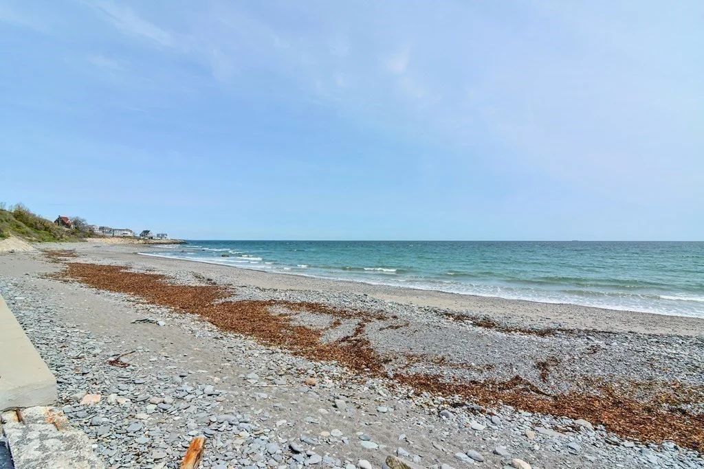 842 Nantasket Ave, The Alphabets