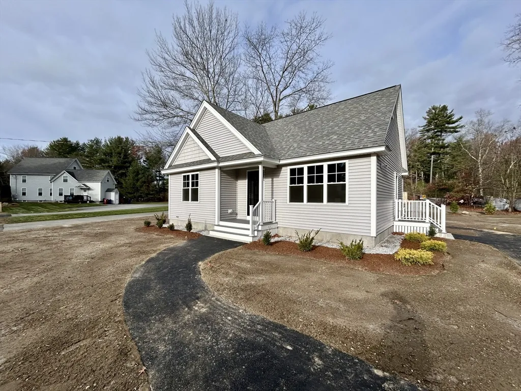 265 Dunstable Rd, Tyngsborough