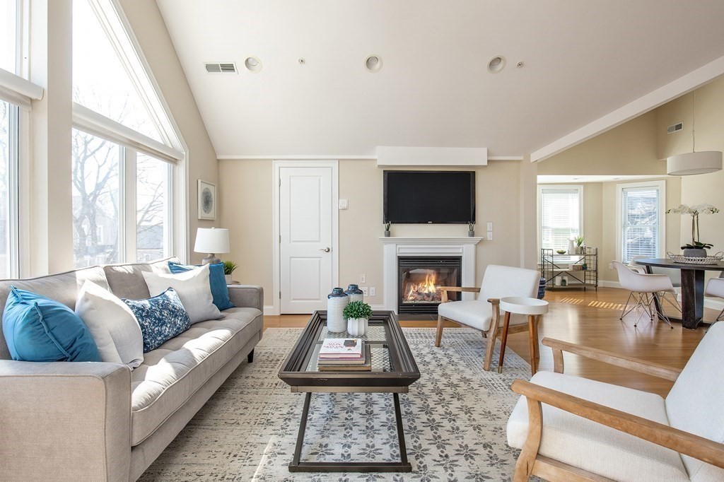 82 Pearson Ave, Powder House Square