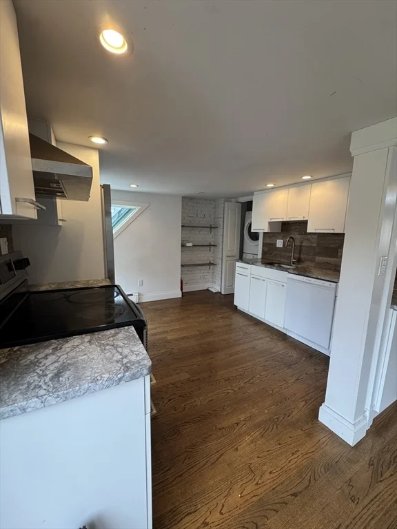 12 Aberdeen St, Fenway