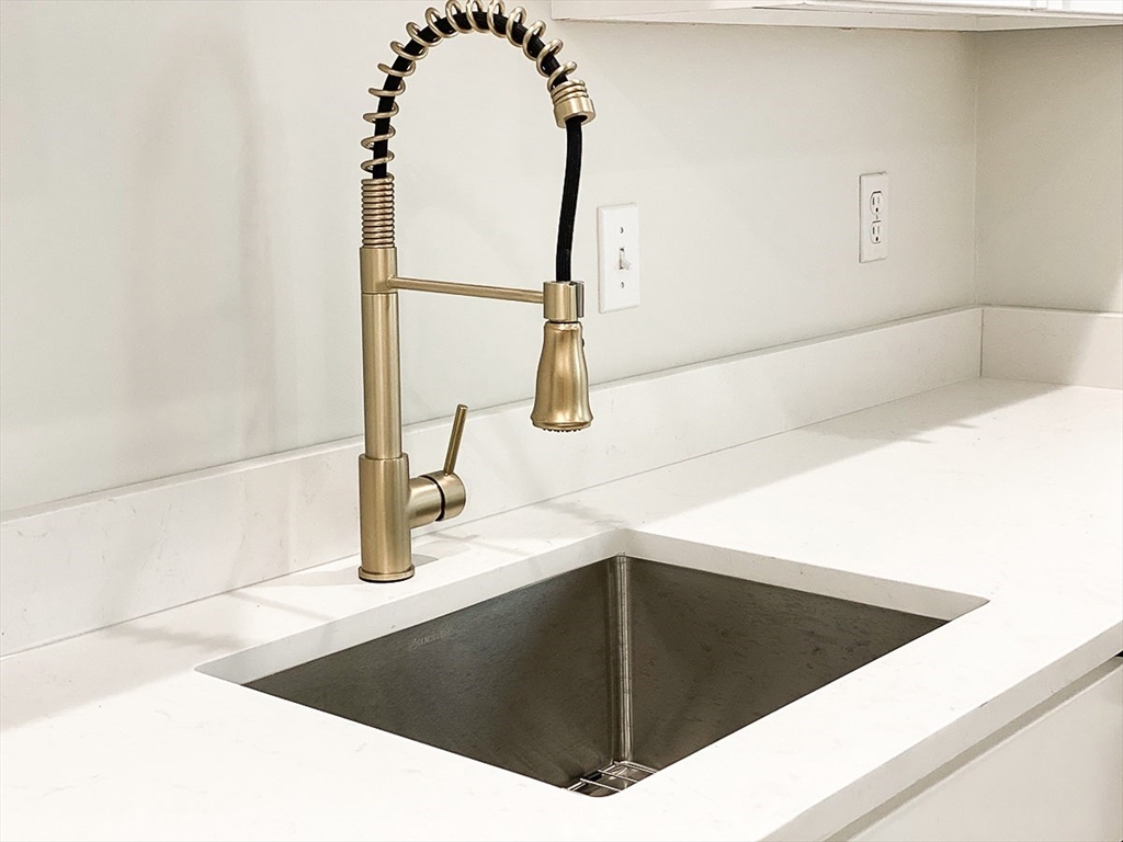 4 Banks St, Davis Square