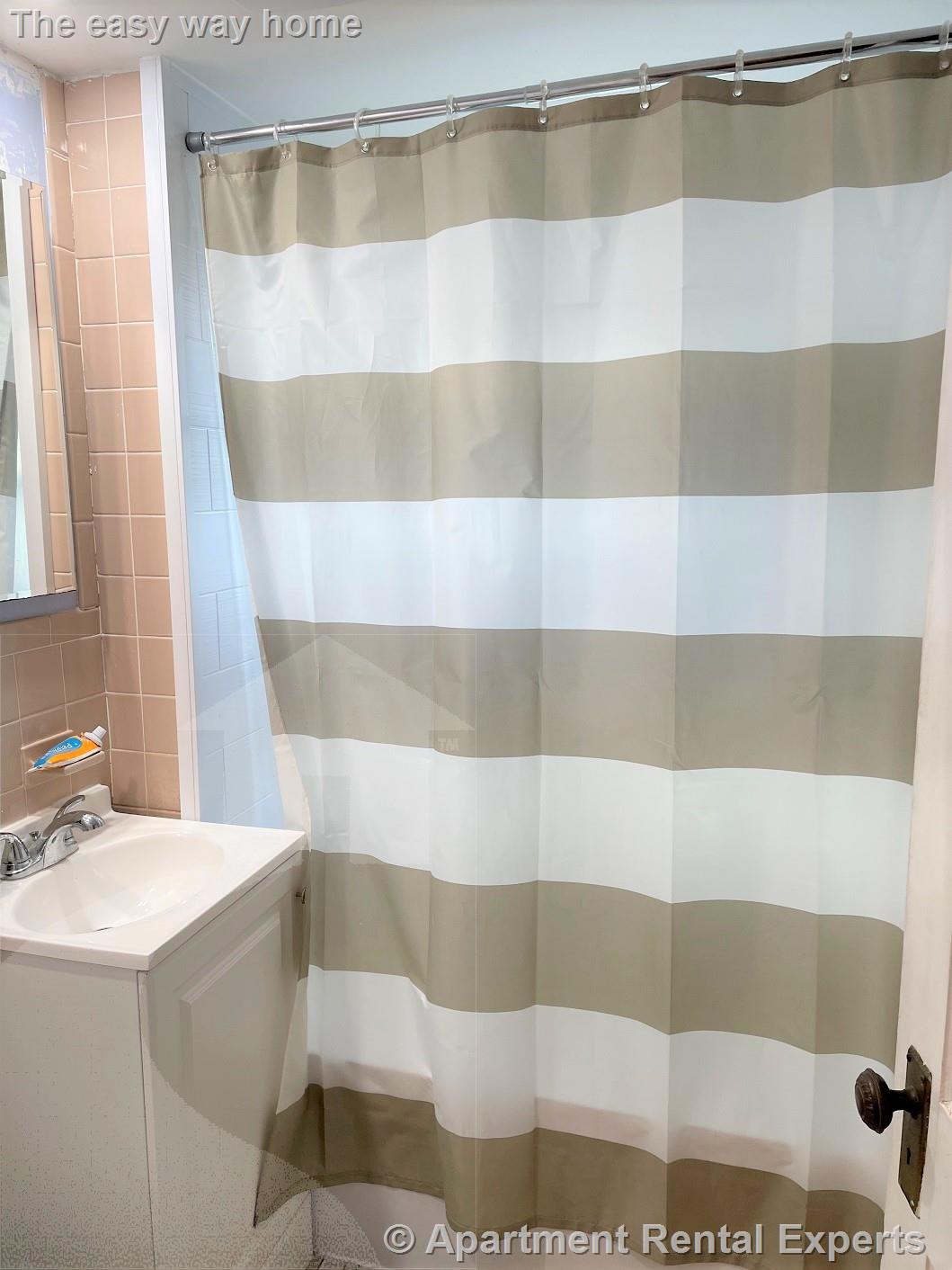 16 Hamilton St, Tufts