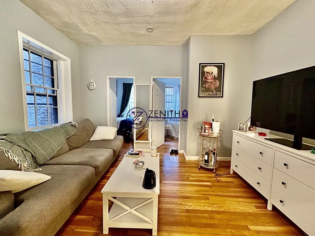 76 Phillips St, Beacon Hill