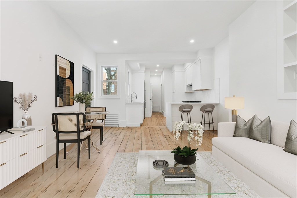 31 Pleasant St, Charlestown