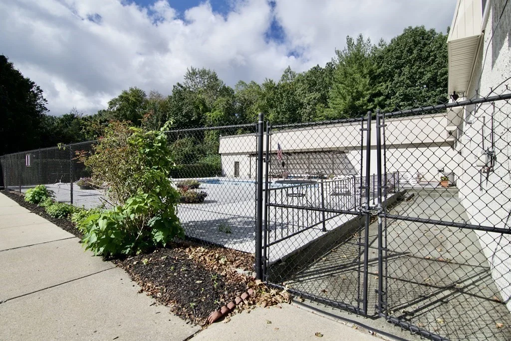 22 Maple Crest Cir, Holyoke
