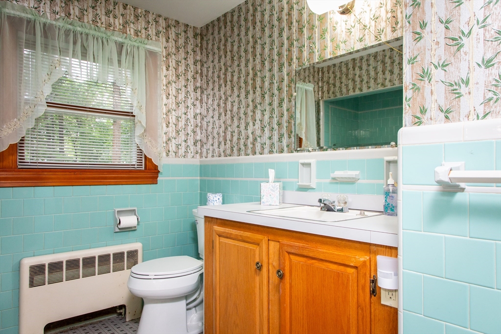 88 Sutherland Rd, North Attleboro