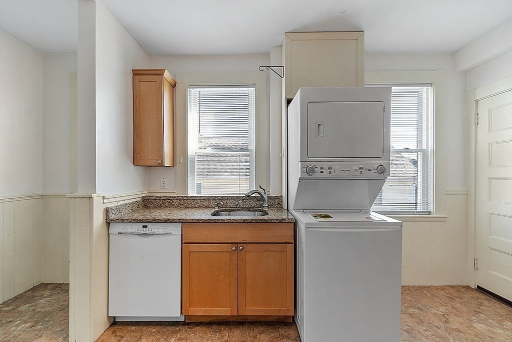 733 Hale St, Beverly Farms