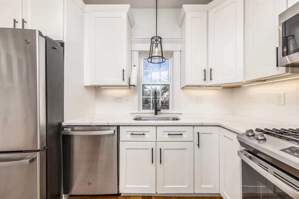 12 S Mason St, Salem