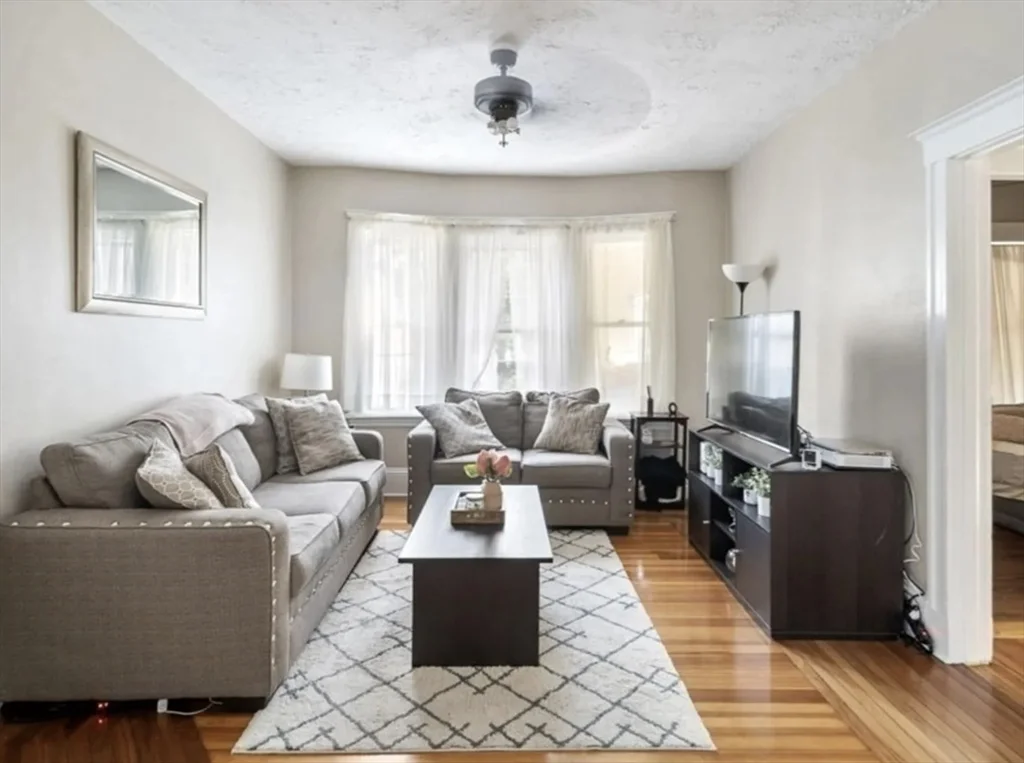 44 Green Leaf, Tufts University