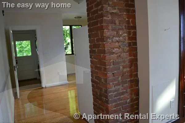 126 Auburn St, Tufts