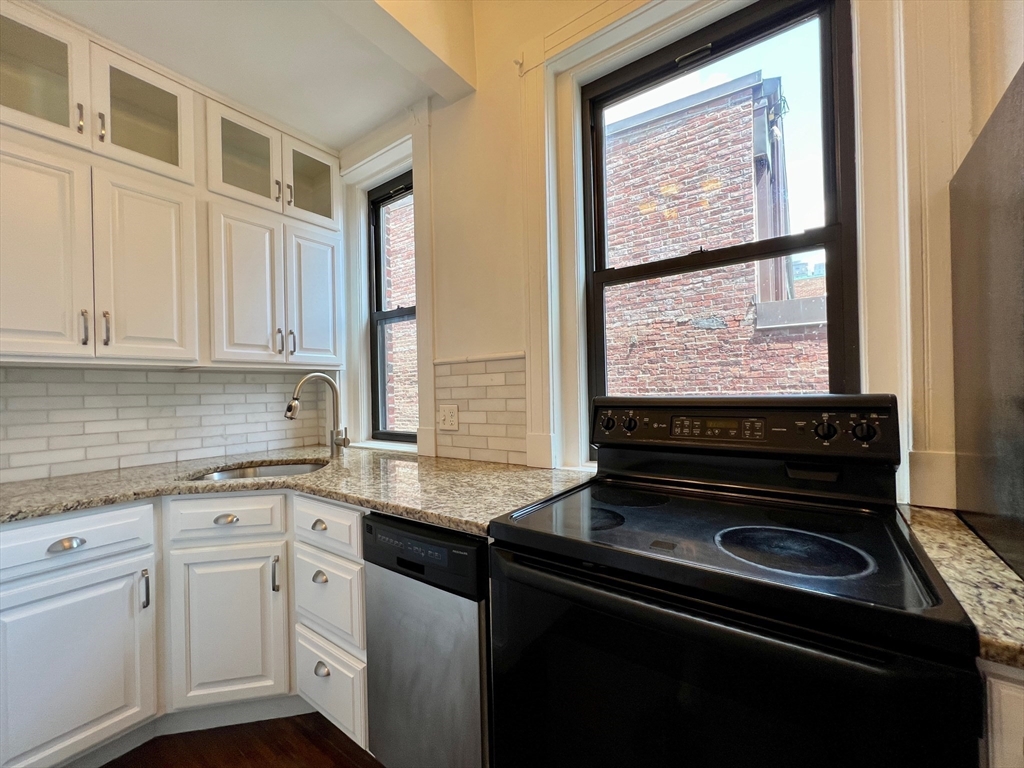 382 Commonwealth Ave, Back Bay