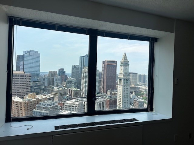 85 E India Row, Waterfront