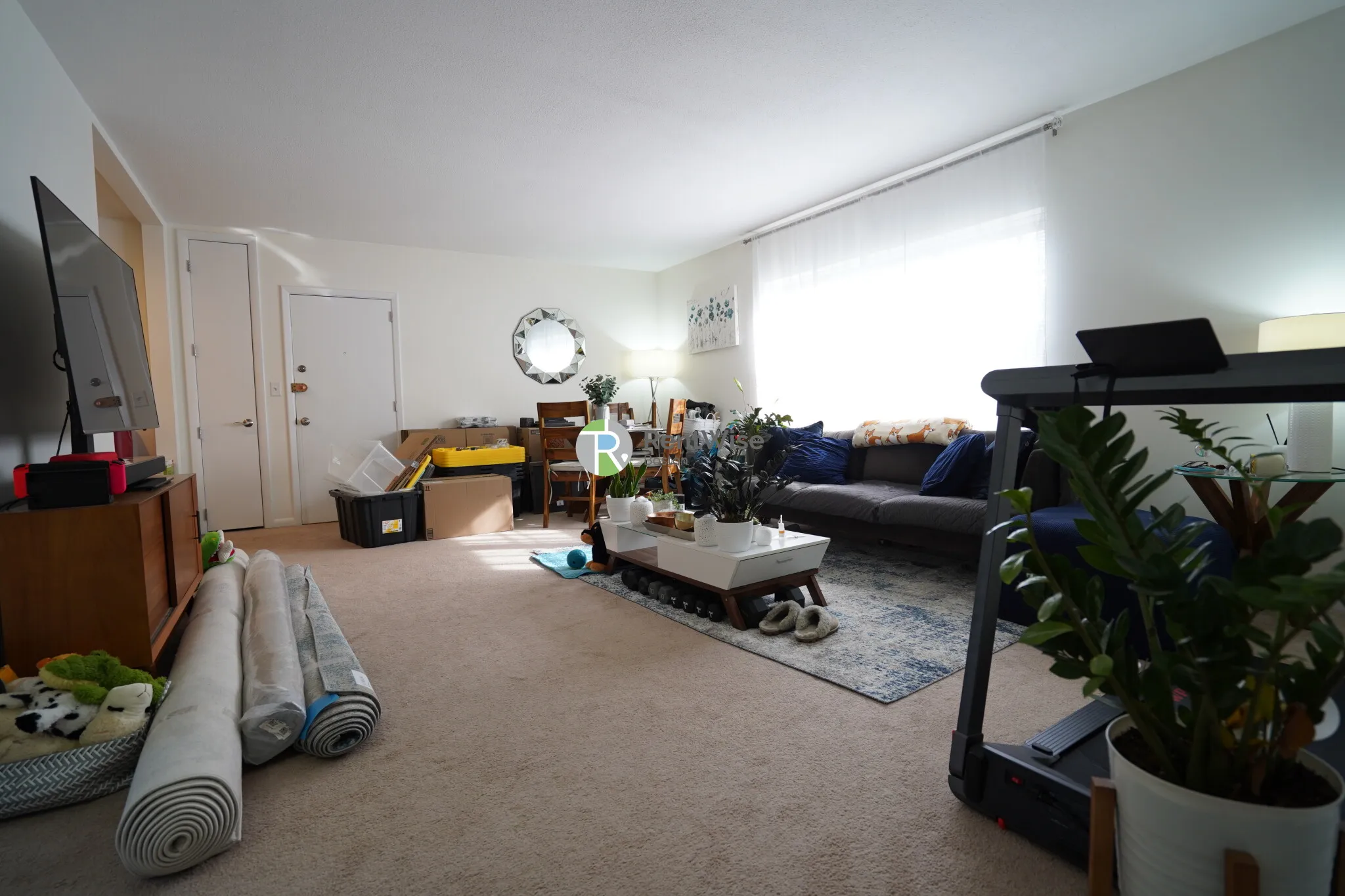 9 Lake Shore Ter, Oak Square