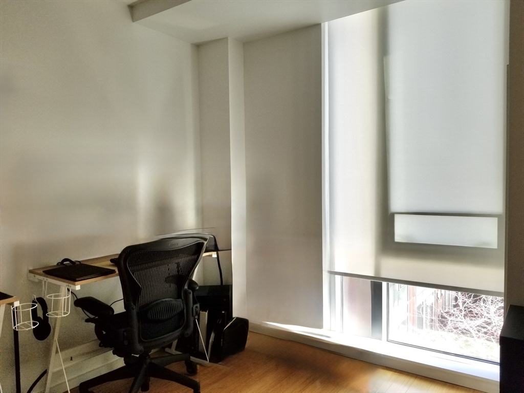 2 Earhart, East Cambridge