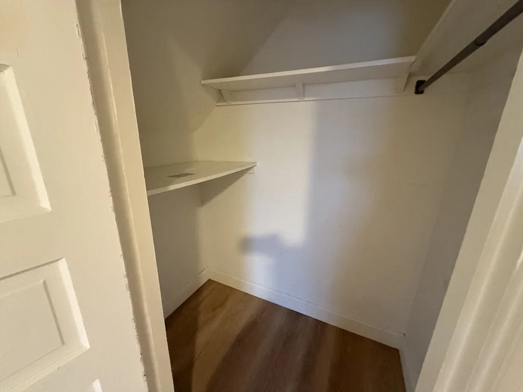 17 Moraine Pl, Brockton