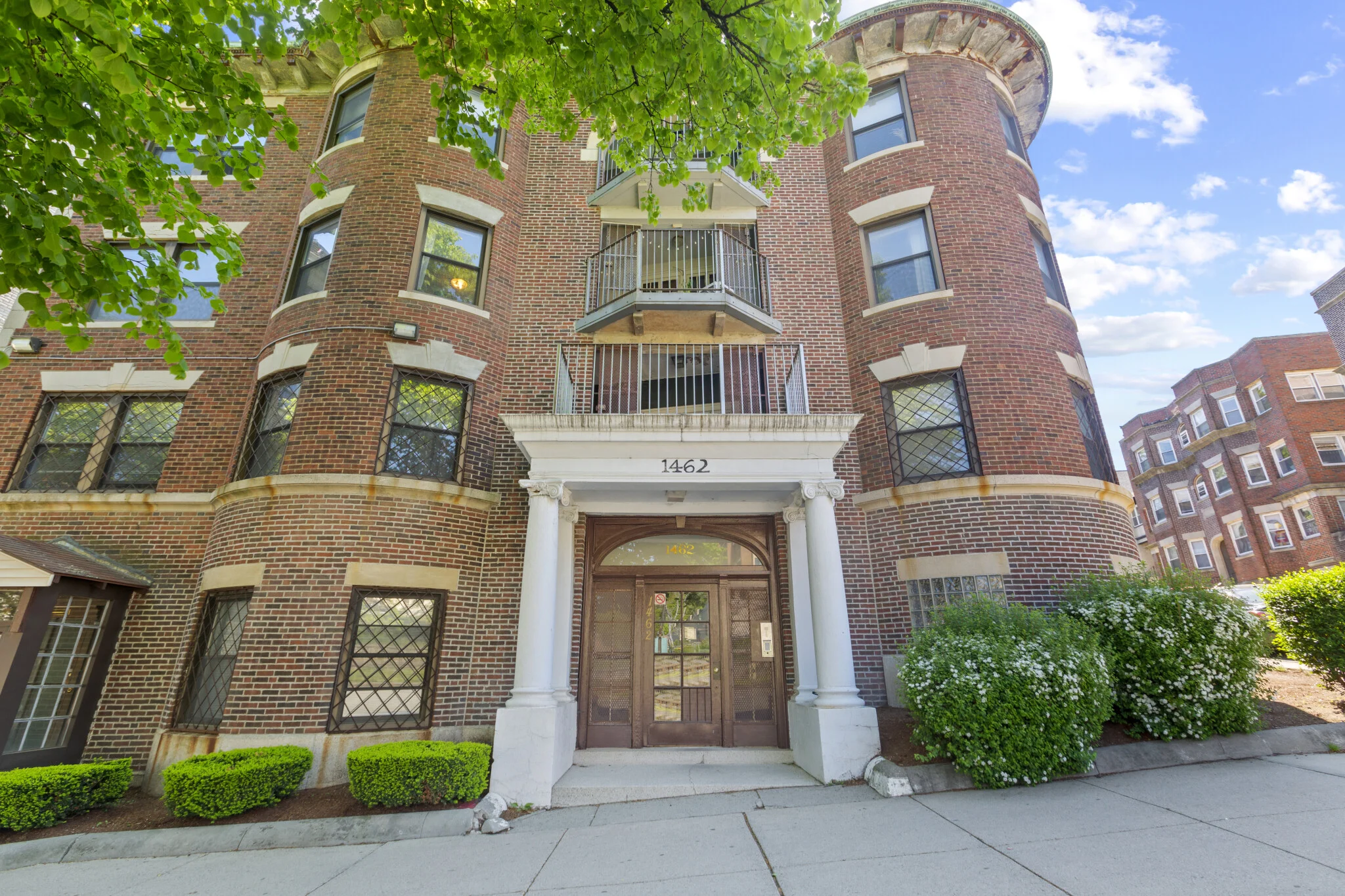 1462 Commonwealth Ave, Brighton