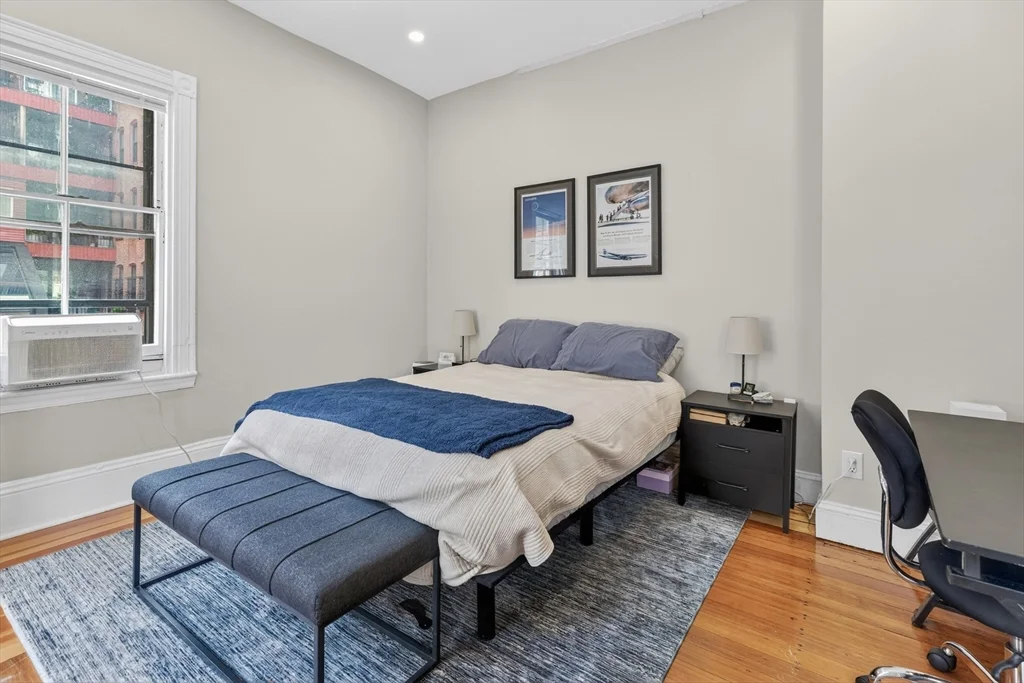 16 Cumberland St, Back Bay