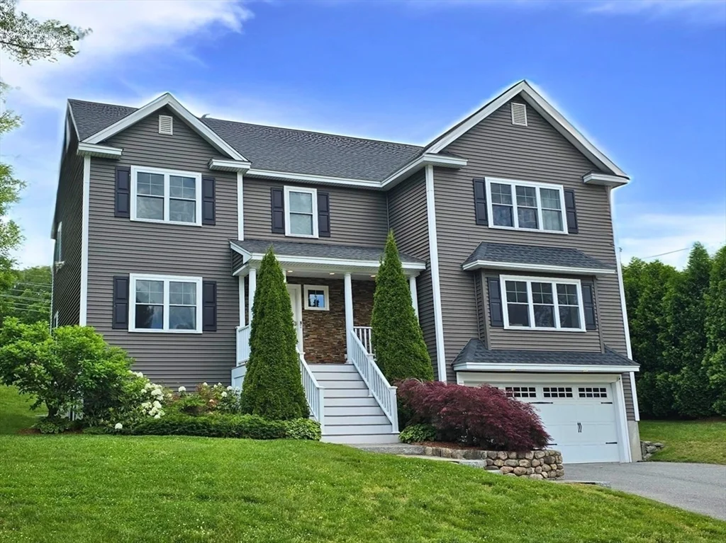 34 Fieldstone Dr, Burlington