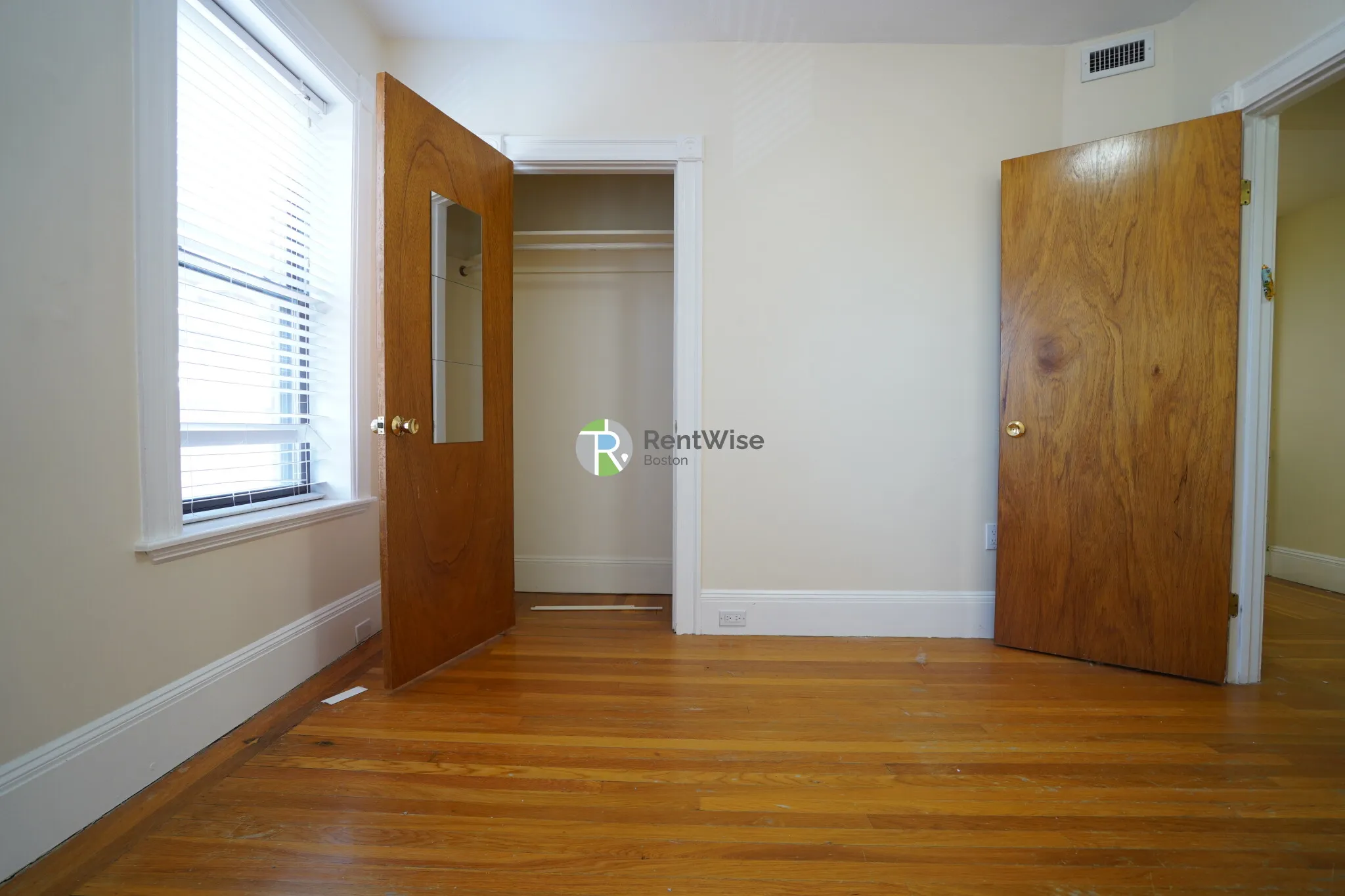12 Dean Rd, Brookline