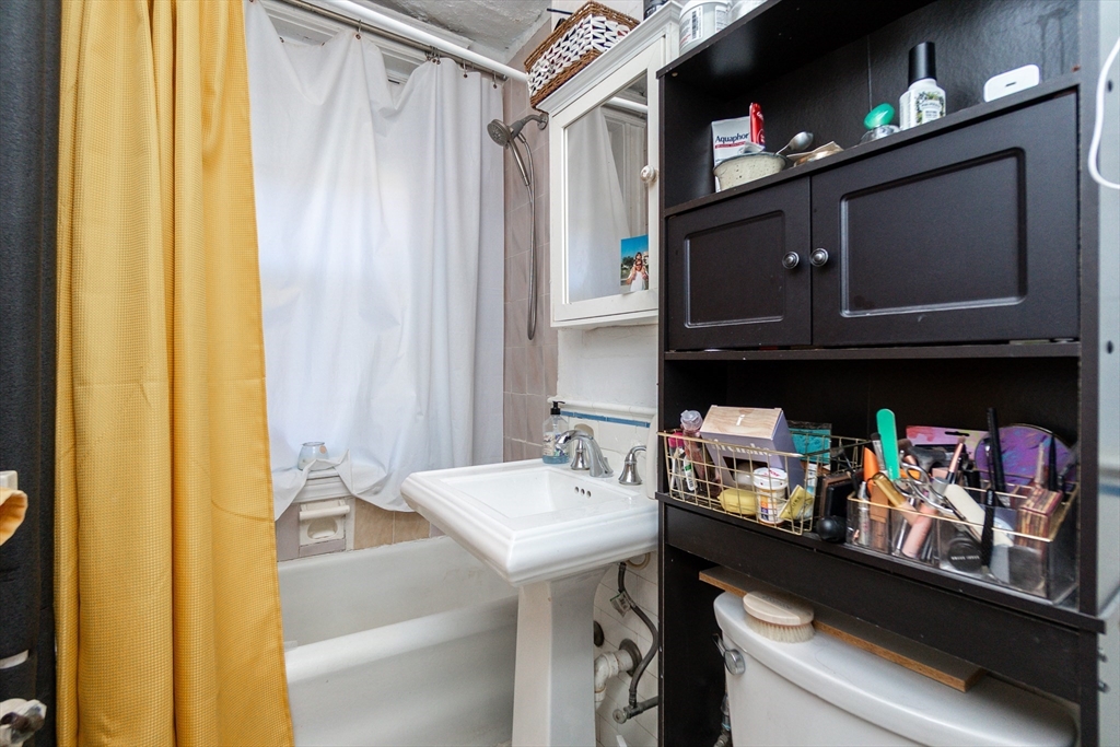 118 Riverway, Fenway