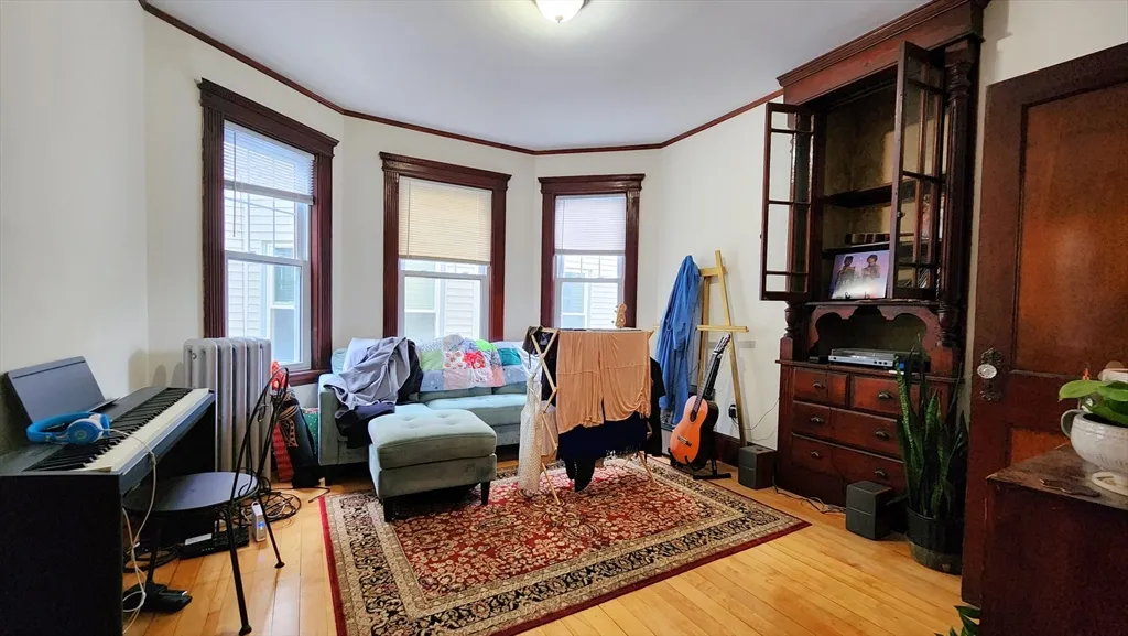 6 Newton St, Cambridgeport