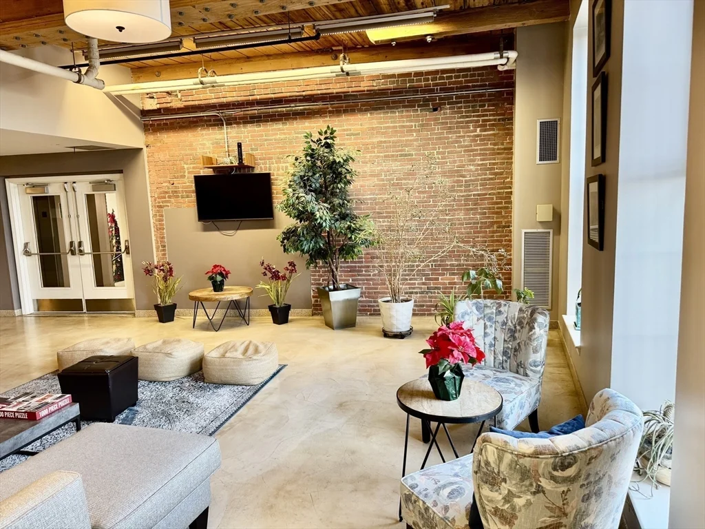 35 Riverwalk Way, Lowell