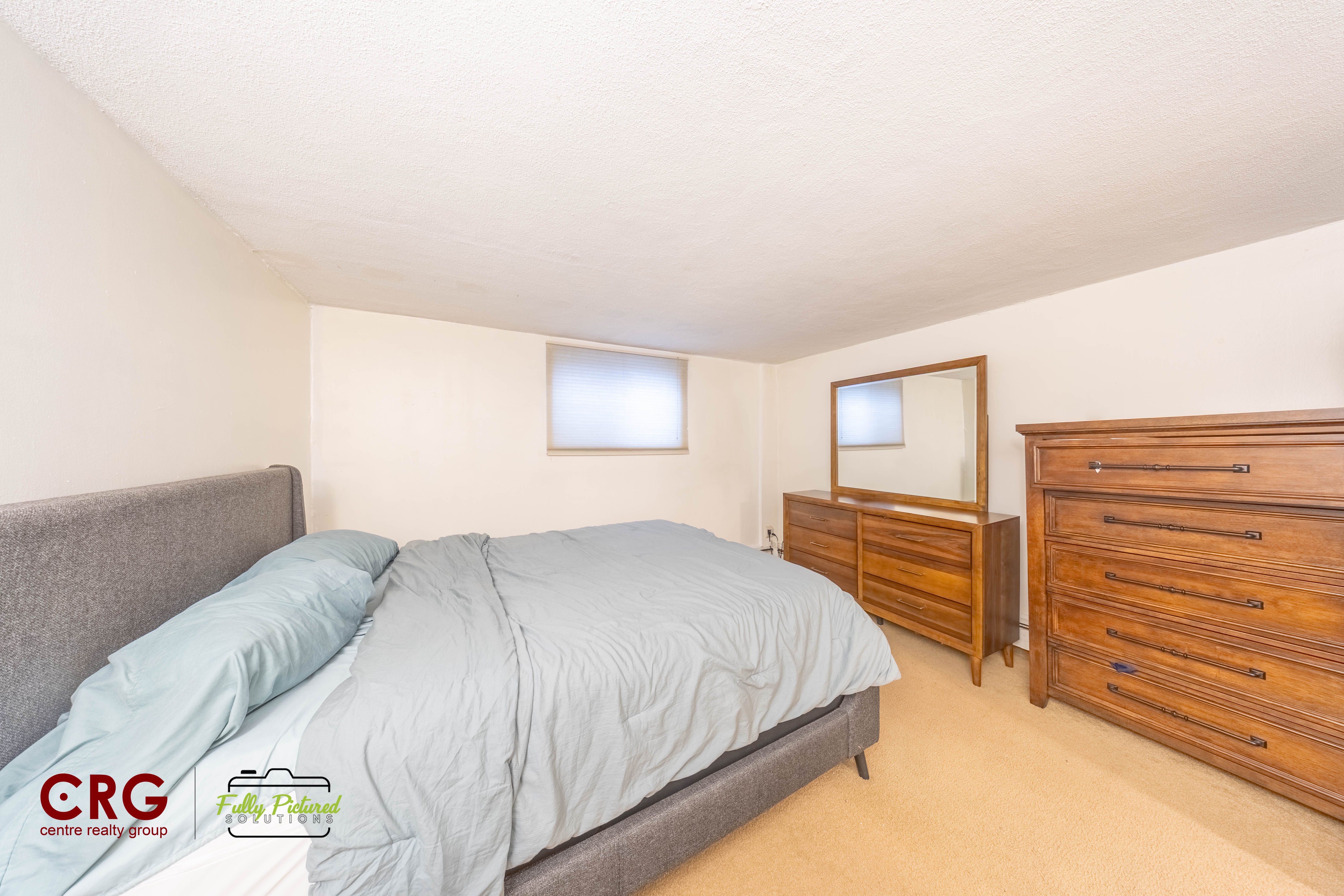 33 Westgate Rd, Chestnut Hill