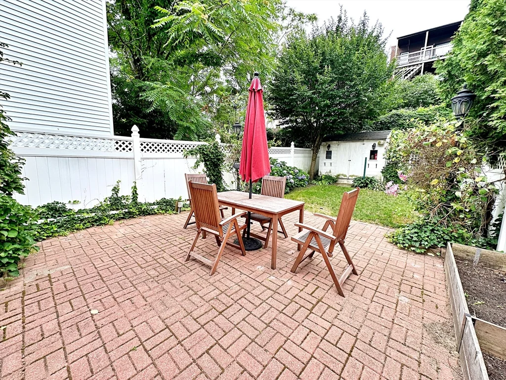 187 Everett St, East Boston