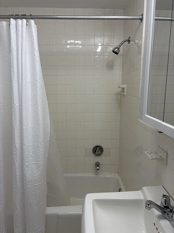 103 Trapelo Rd, Waltham