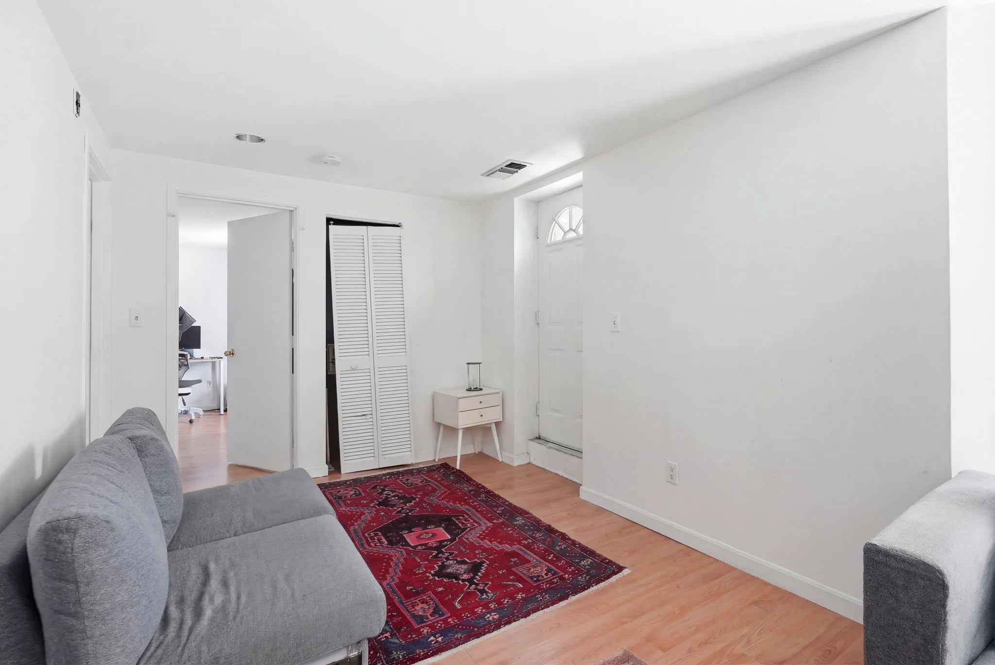 104 Gainsborough St, Fenway