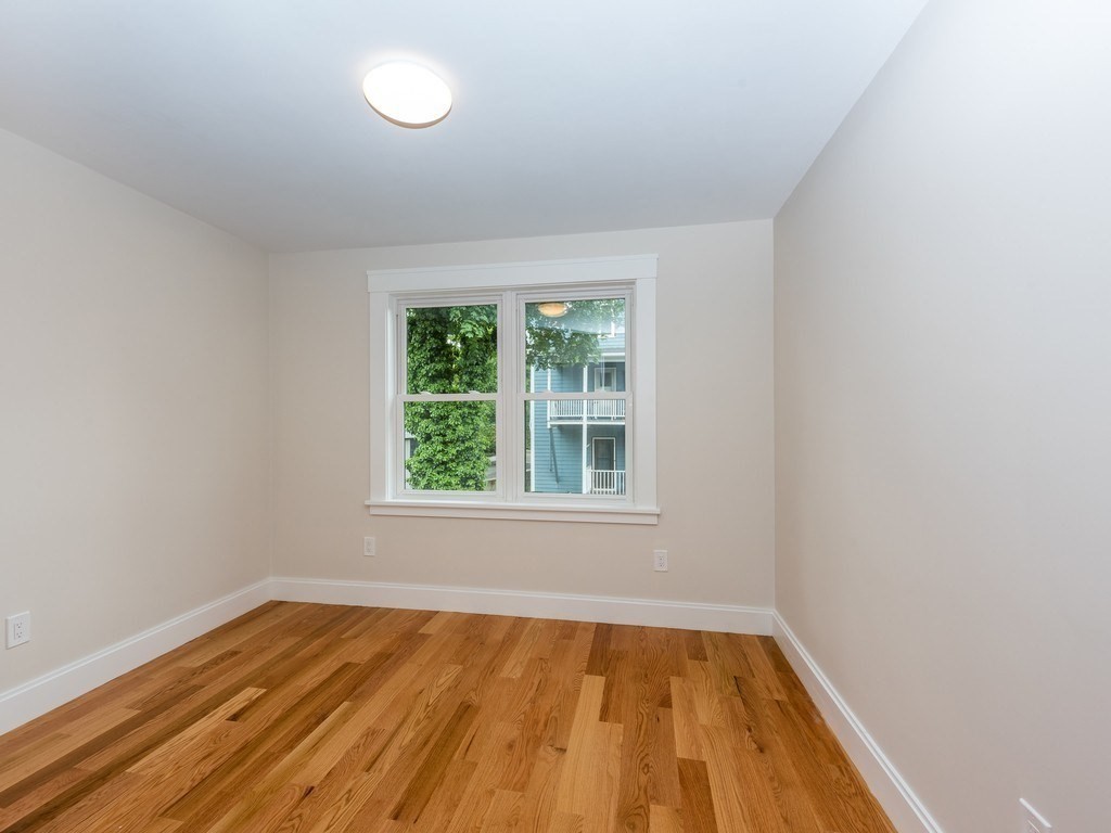 47 Wallace St, Tufts