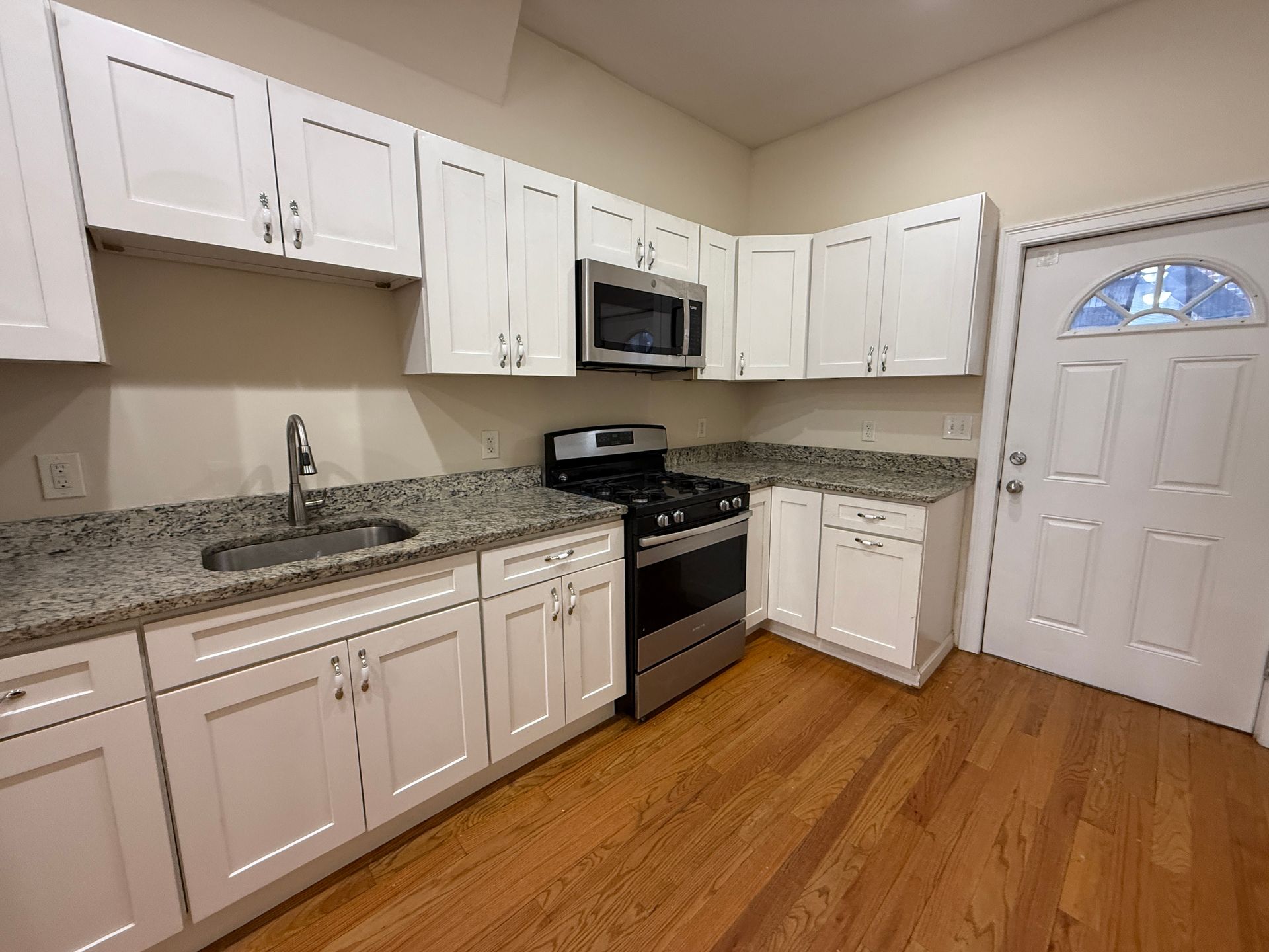 16 Chelsea St, East Boston