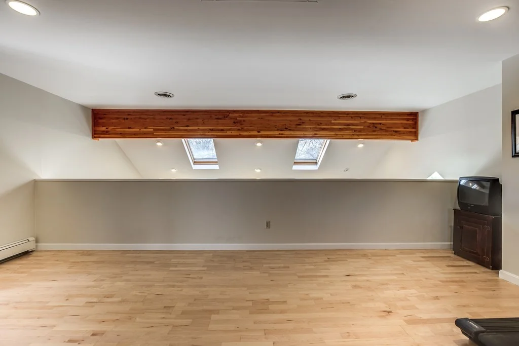 11 Beethoven Ave, Waban