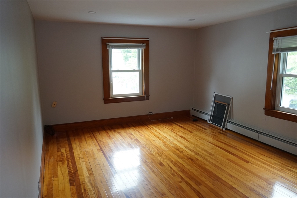 20 Bolton Pl, Bridgewater