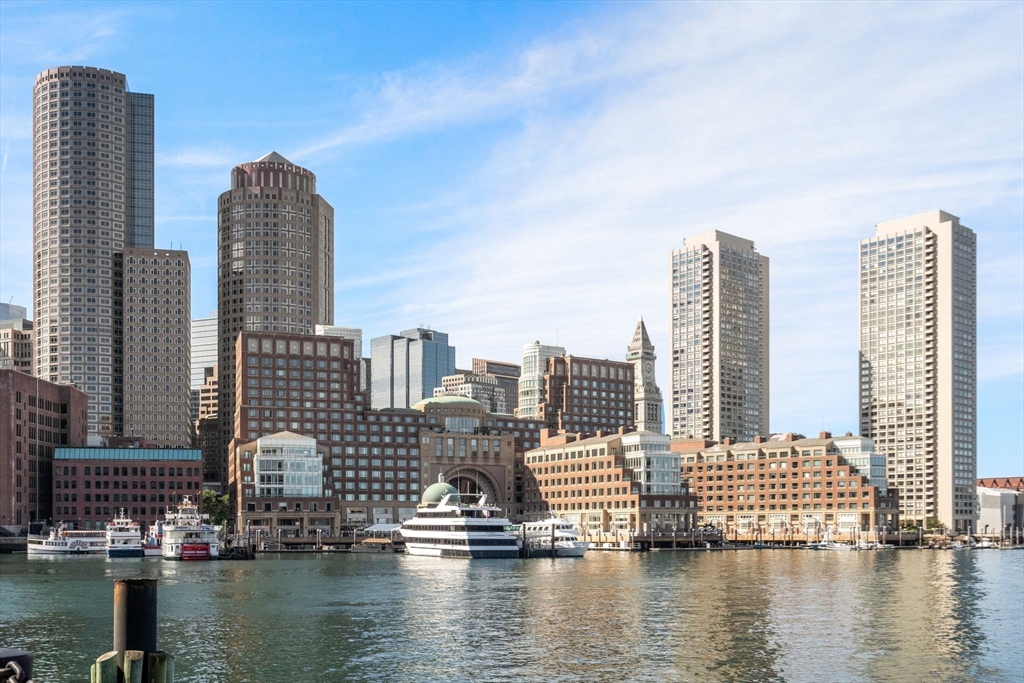 85 E India Row, Waterfront