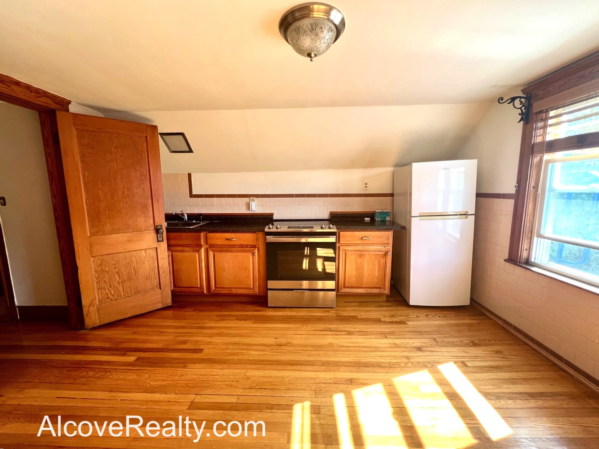 40 Alfred Rd, Arlington