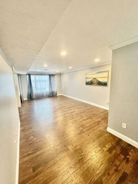 700 Shore Dr, Fall River